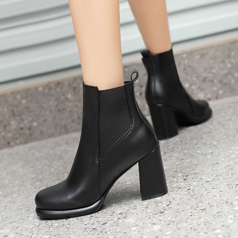 Noémie Rounded Block-Heel Ankle Boots
