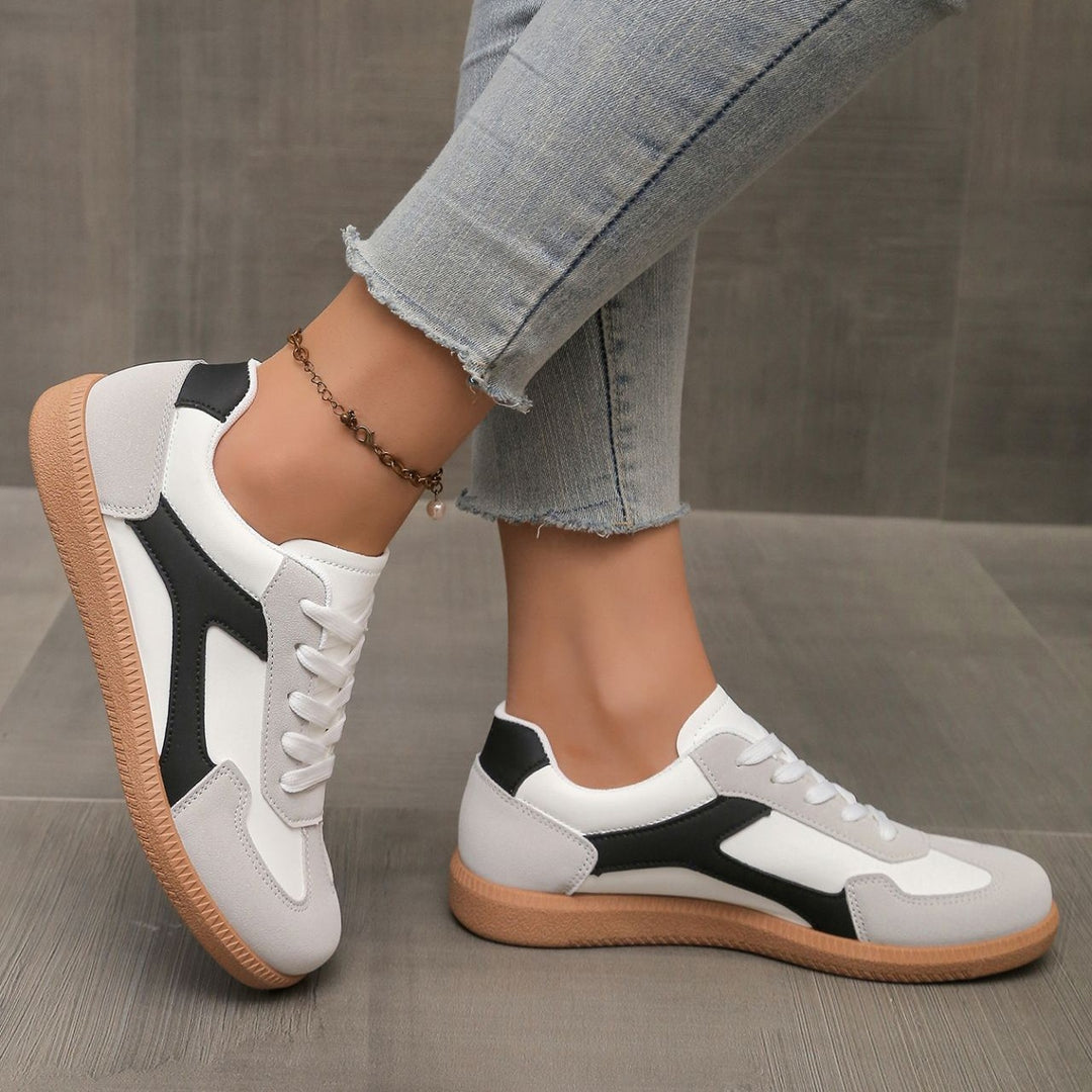 Naelle Retro Lace Sneakers