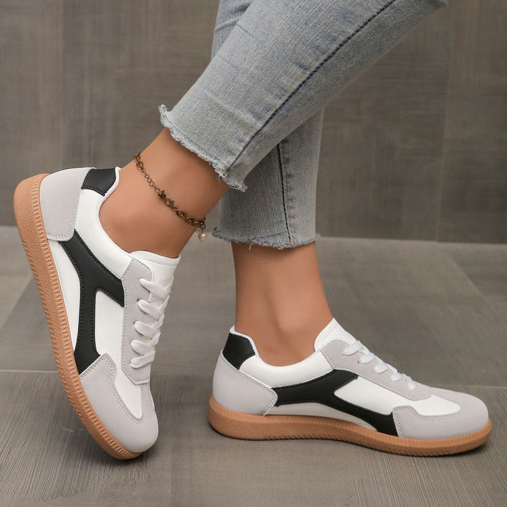 Naelle Retro Lace Sneakers