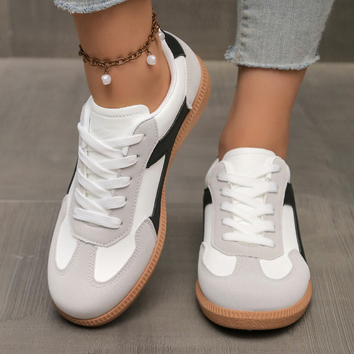 Naelle Retro Lace Sneakers